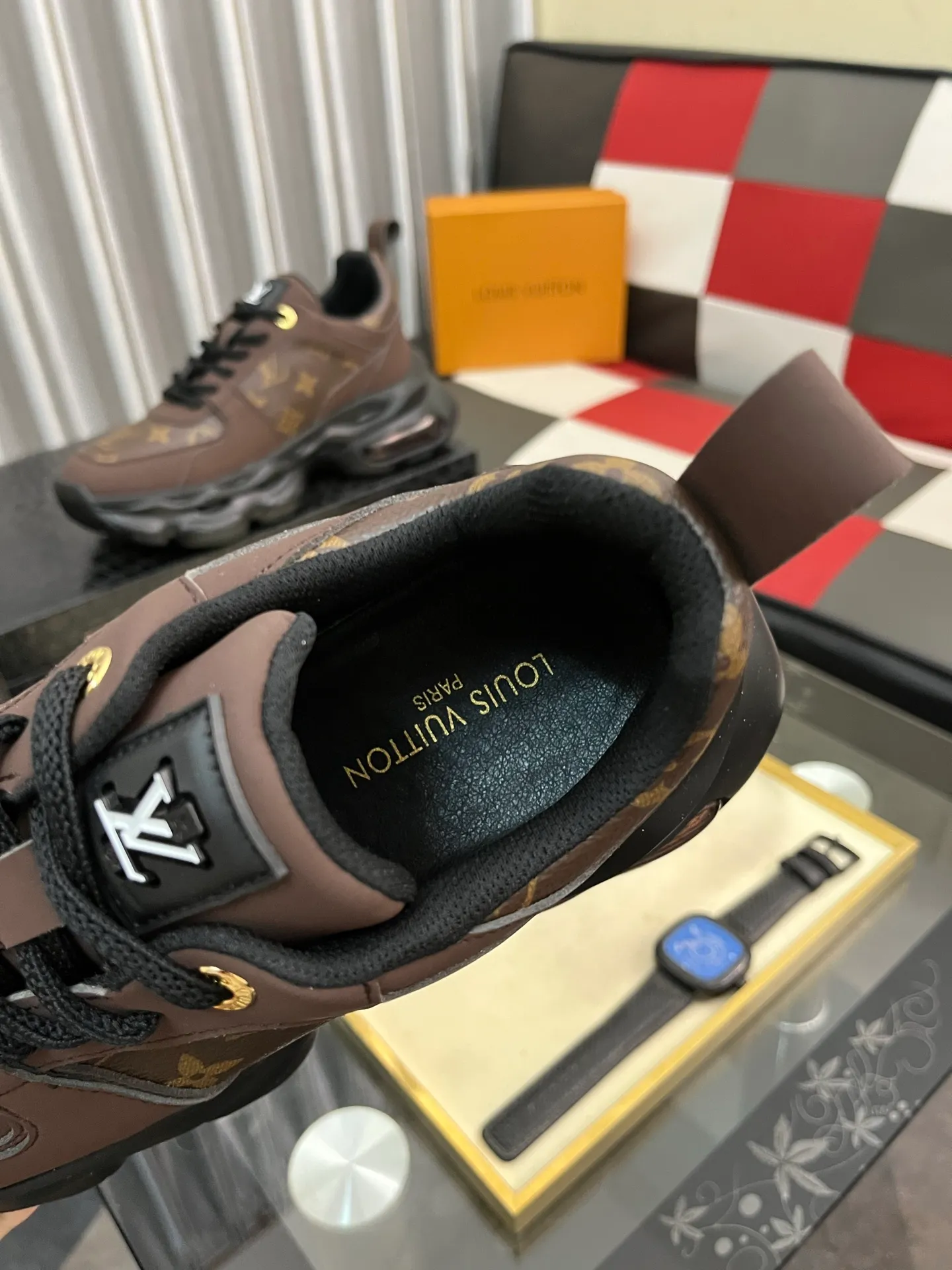 Men's shoes 💰458⌚️⌚️LV Louis Vuitton. The latest trendy casual shoes are popular in physical stores in sizes 38-44. New spring and summer comfortable imported custom original cowhide, unique jacquard fabric element design. Paired with sheepskin lining, Lv original bottom, [taiyang][taiyang] high-end packaging and high quality💪Details determine the quality, you can enter and leave the counter at will, welcome to compare🇮🇹